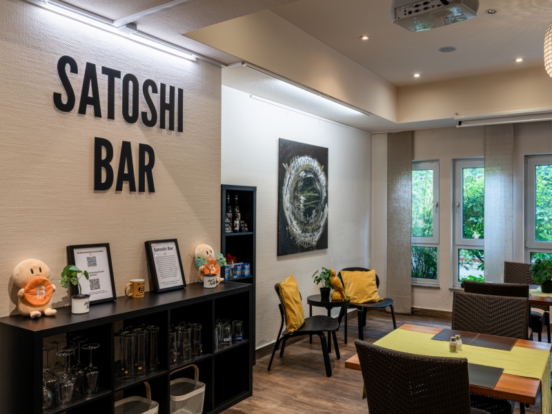 Satoshi Bar im Hotel Princess Plochingen, erstes Bitcoin Hotel in Deutschland